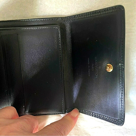LOUIS VUITTON Elise compact wallet in black Epi leather. Date code MI0923. GUC - Picture 4 of 12